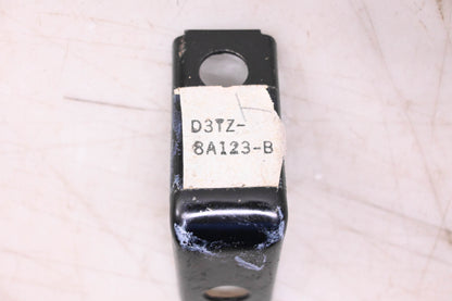 New OEM Ford D3TZ-8A123-B Bracket NOS