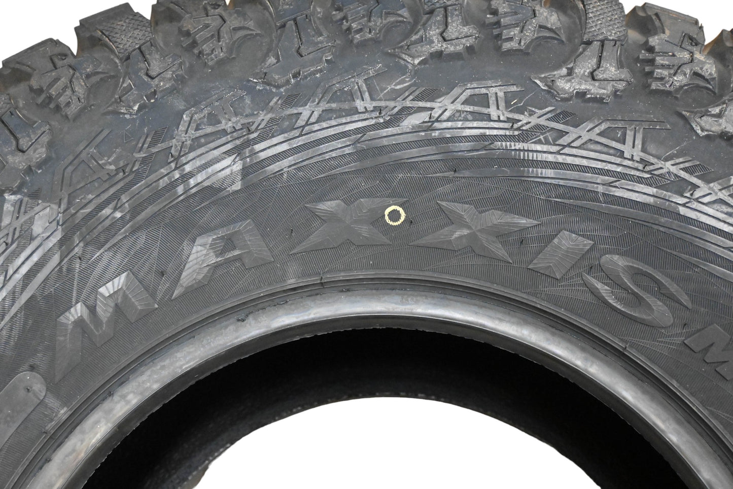 Maxxis Tires117-22 Liberty 32x10.00R014 255/902R014 Tire NOS