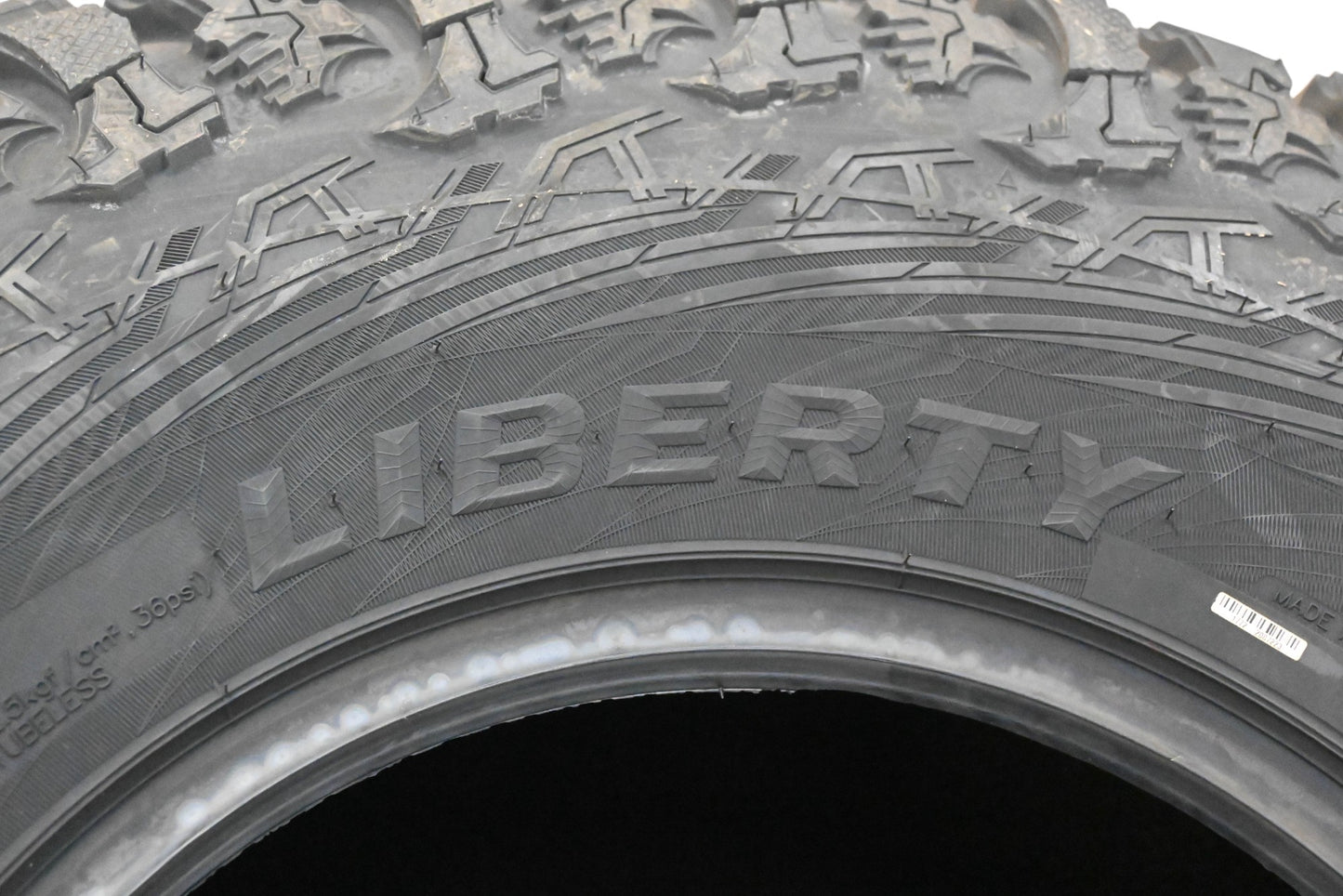 Maxxis Tires117-22 Liberty 32x10.00R014 255/902R014 Tire NOS