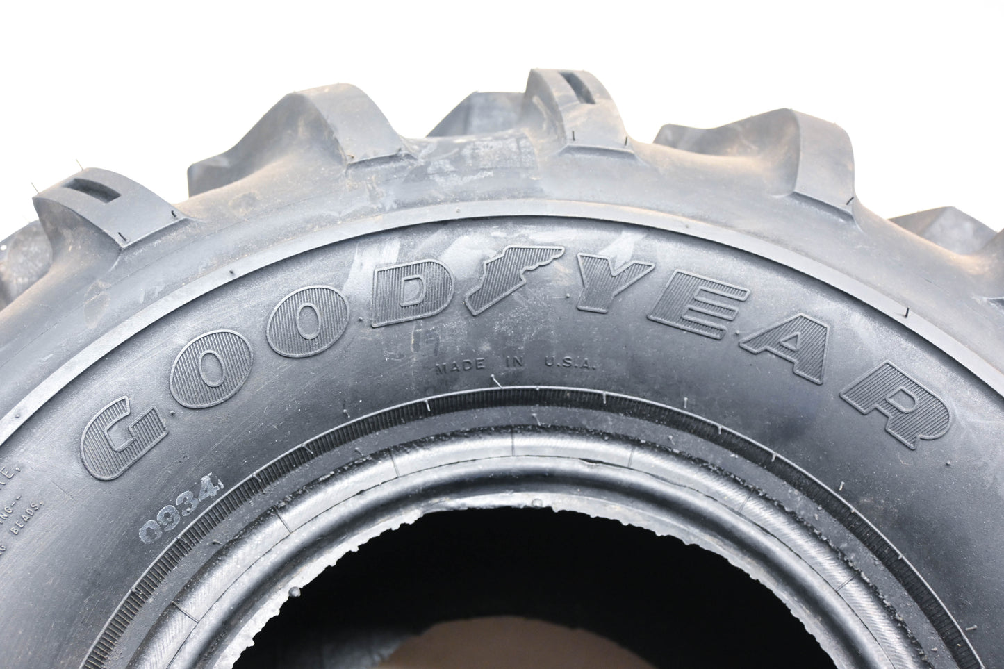 Goodyear 2872307 Tracker Mud Runner AT26x12-10 Tire NOS