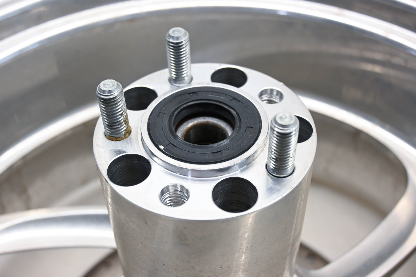 Aftermarket 0157-3825B-MON-4, 256227, 0157-3825BB Silver Billet 18x8.5 5-Lug Wheel