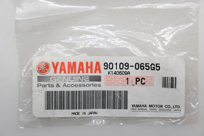 New OEM Yamaha 90109-065G5-00 Bolt NOS