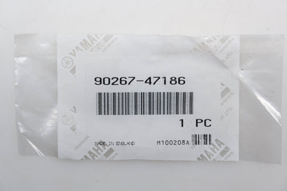 New OEM Yamaha 90267-47186-00 Rivet NOS