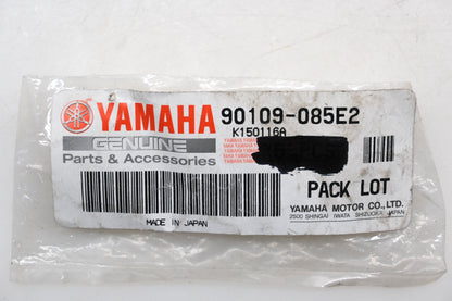 New OEM Yamaha 90109-085E2-00 Bolt NOS