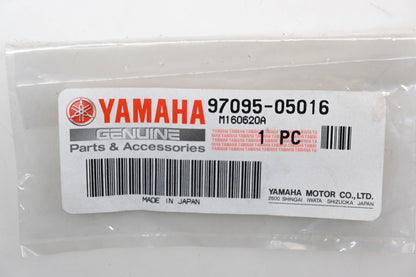 New OEM Yamaha 97095-05016-00 Bolt NOS