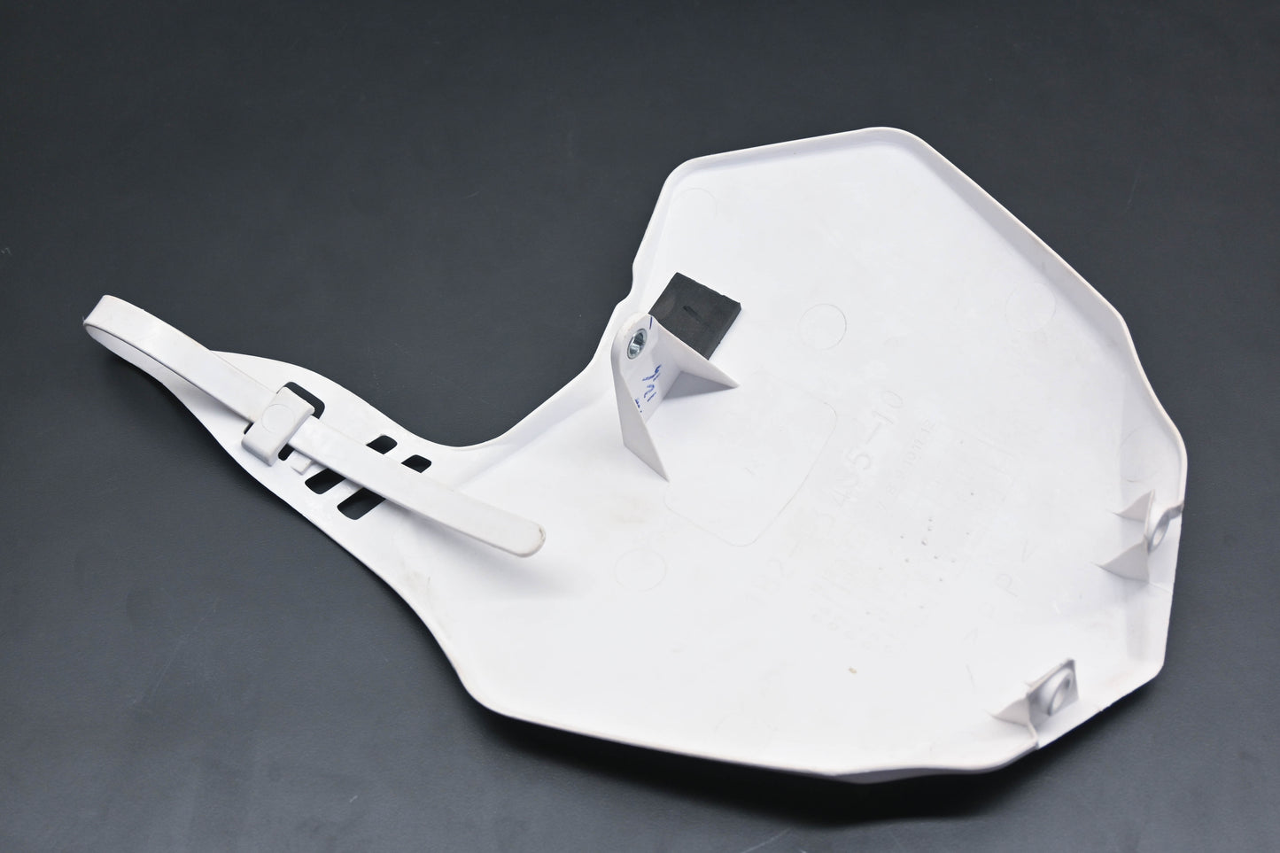 New OEM Yamaha 1B2-F3485-10-00 White Number Plate Panel NOS