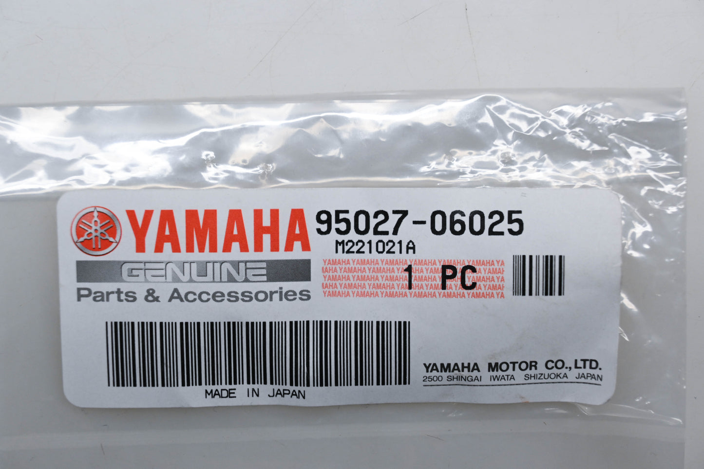 New OEM Yamaha 95027-06025-00 Flange Bolt NOS