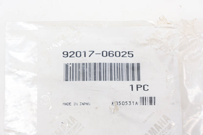New OEM Yamaha 92017-06025-00 Socket Button Head Bolt NOS
