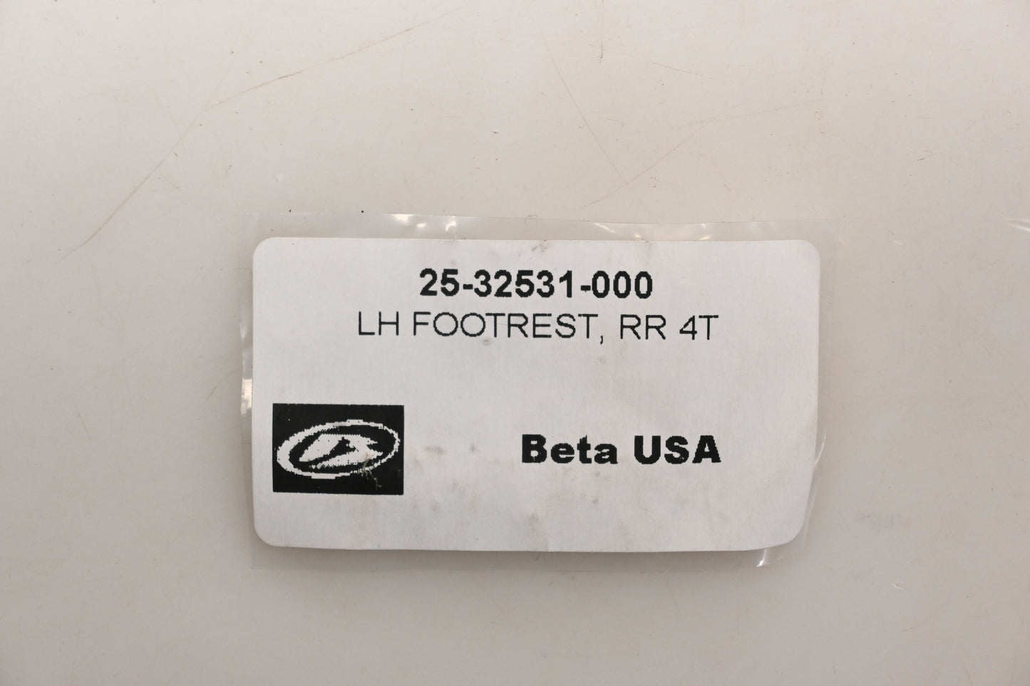 Beta 25-32531-000 RR 4T RH Footrest NOS