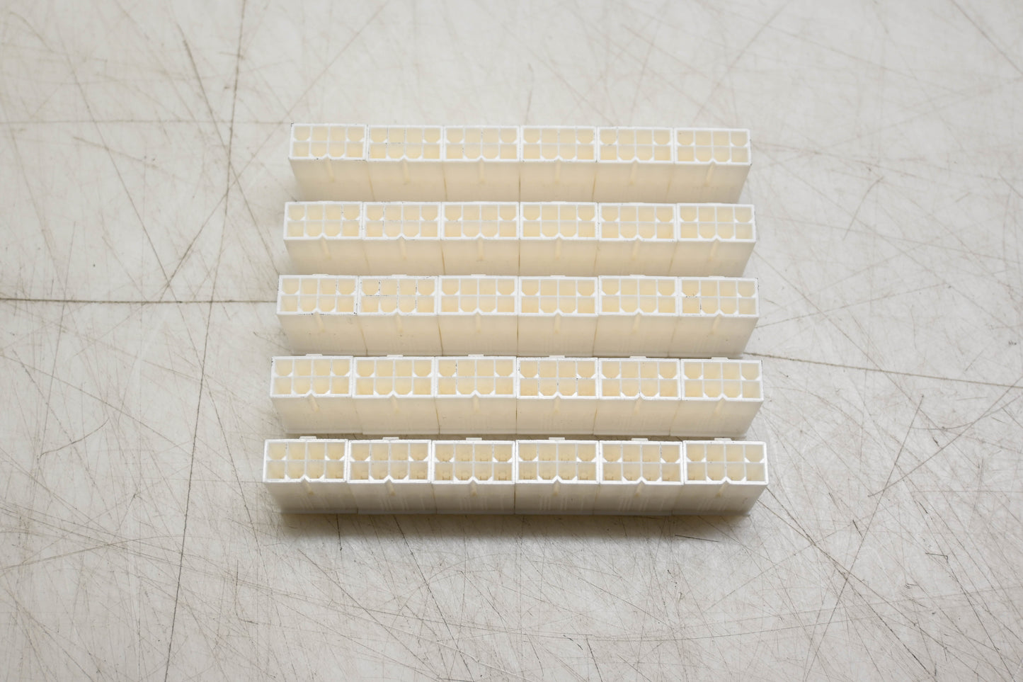 Aftermarket 5559 8-Pin White Cable End Qty 30 NOS