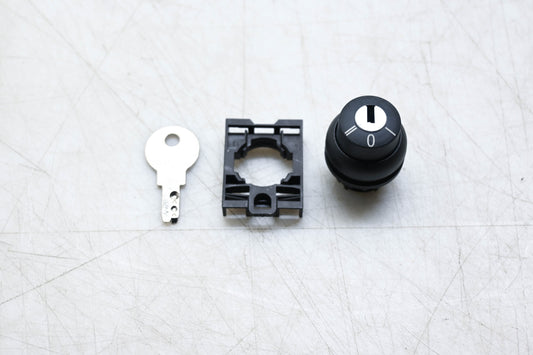 Eaton M22S-WS3 Selector Switch and Key NOS