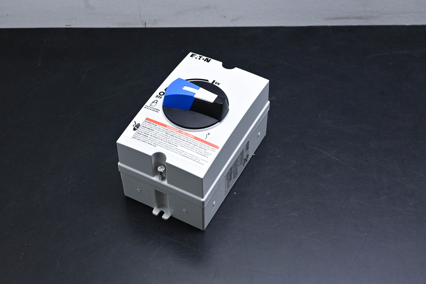 Eaton ER53030UPGB Enclosed Manual Motor NOS