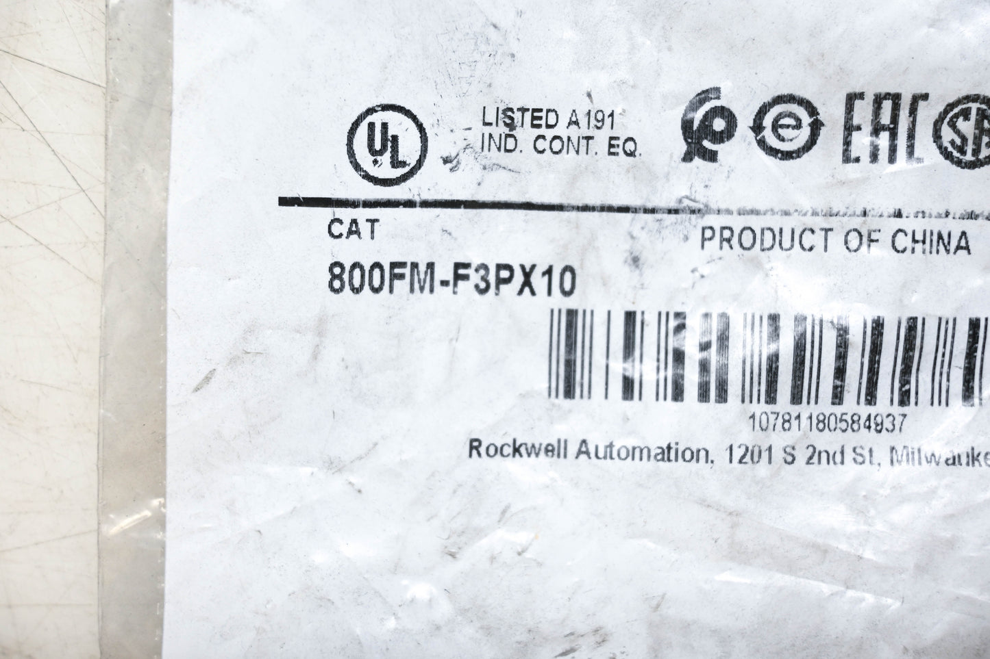 Allen-Bradley 800FM-F3PX10 Flush Green Push Button NOS