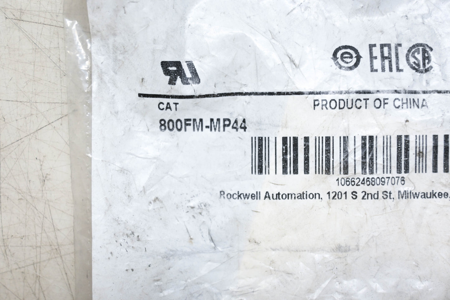 Allen-Bradley 800FM-MP44 40mm Red Push/Pull Button NOS
