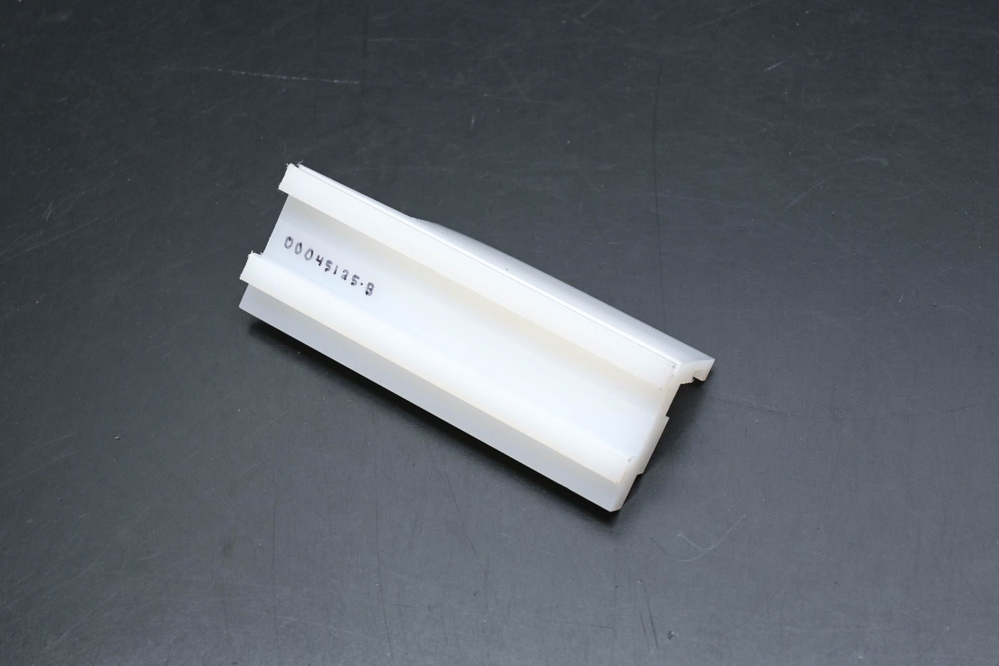 Aftermarket 00045125 Right Hand Chain Block Guide NOS