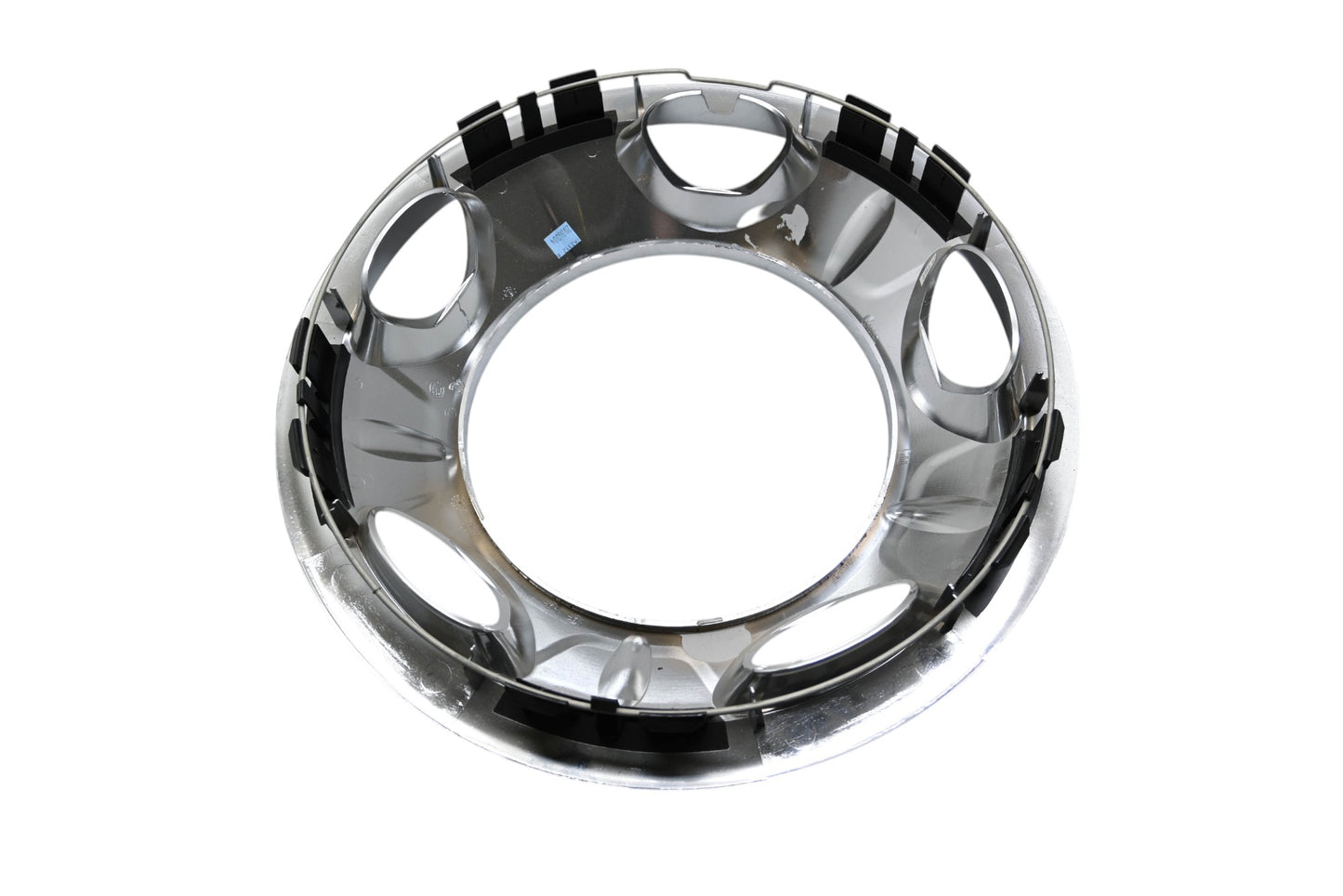 GM 9597814 11-24 Sierra & Silverado 3500 Dually Front Wheel Trim
