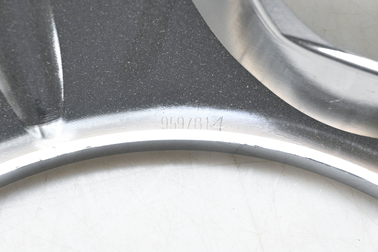 GM 9597814 11-24 Sierra & Silverado 3500 Dually Front Wheel Trim