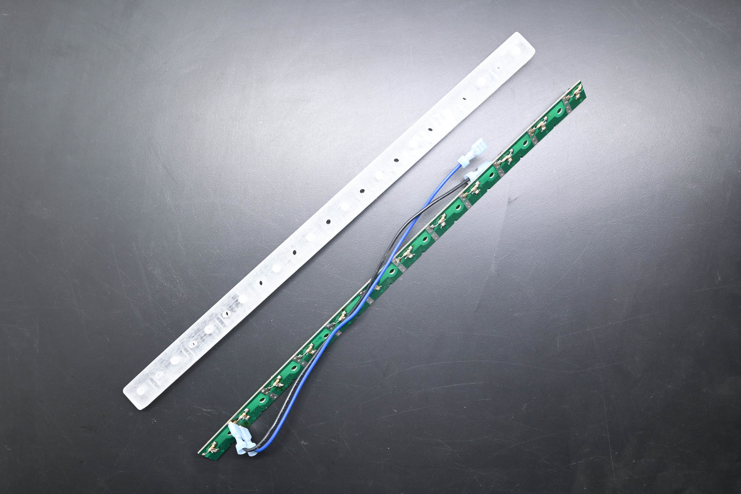 Spartan Motors 01-2034 12 Light LED Strip Red NOS