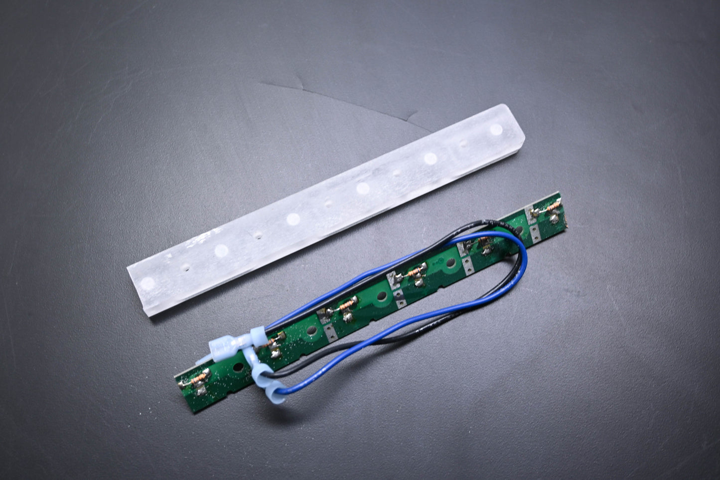 Spartan Motors 01-2036 6 Position LED Strip