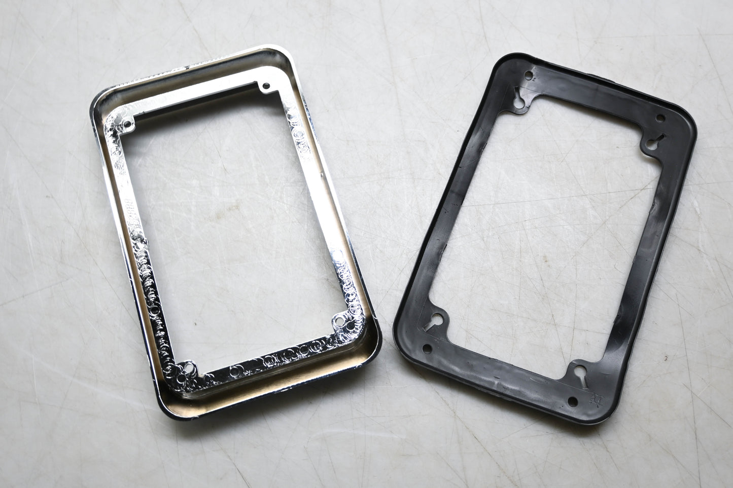 Whelen 01-0442626-00 600 Series LED Chrome Flange & Gasket