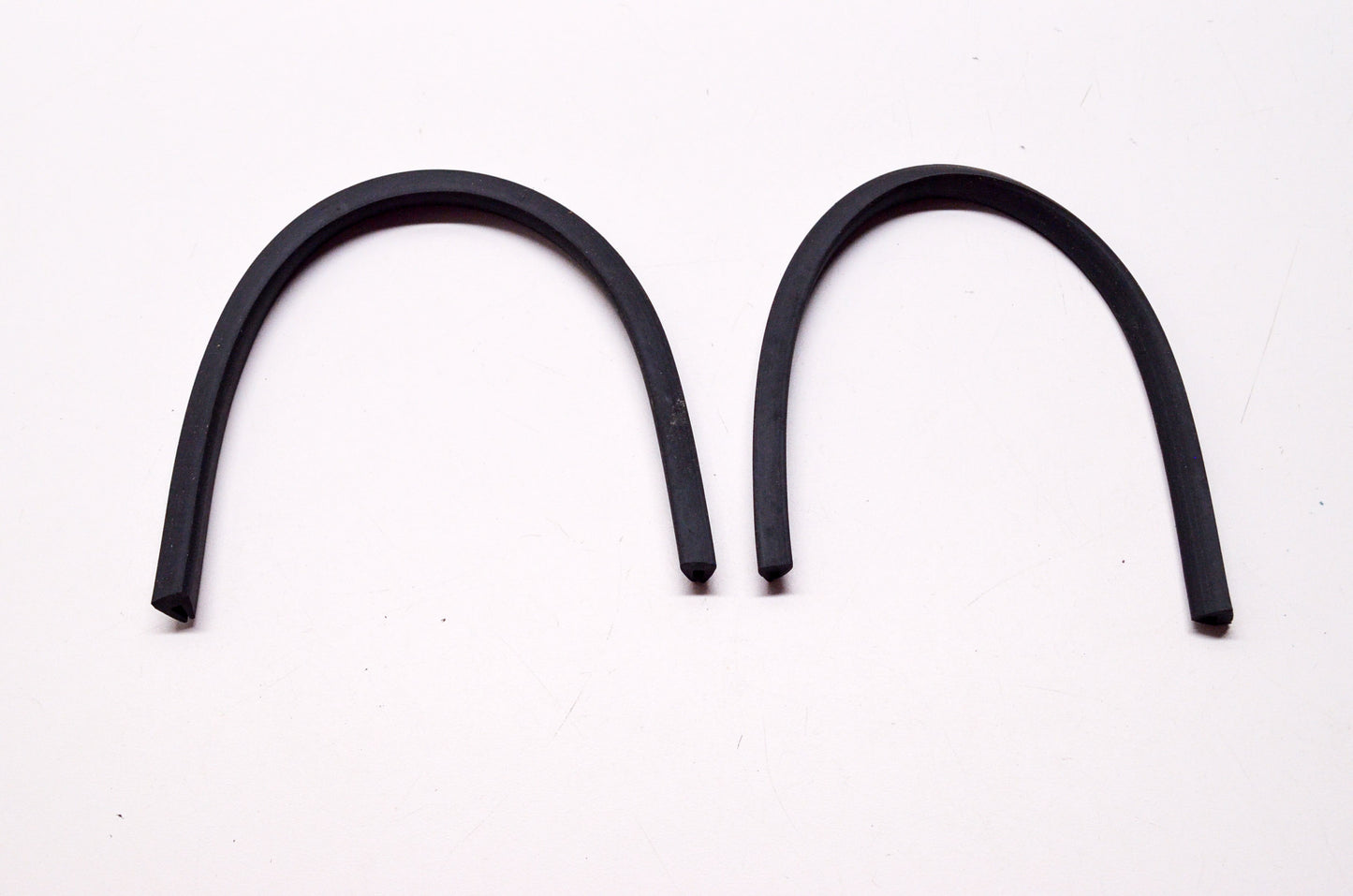 Cast Dash Gasket Trim FL 68-90 Qty 2 NOS