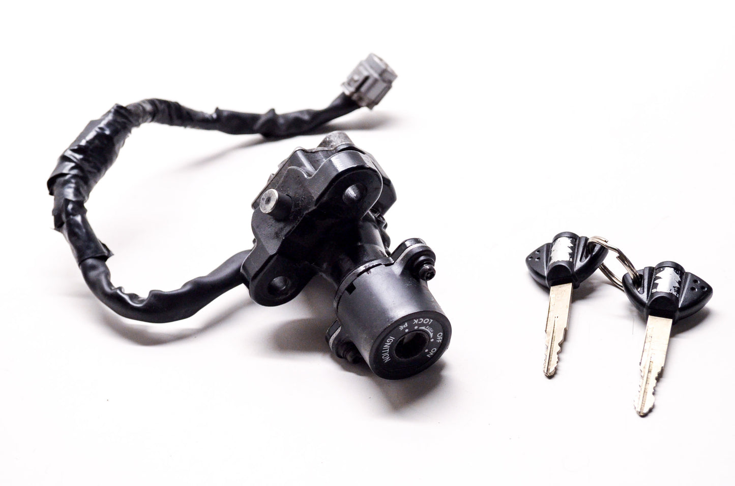 Ignition Switch Assembly w/ 2 Suzuki Keys