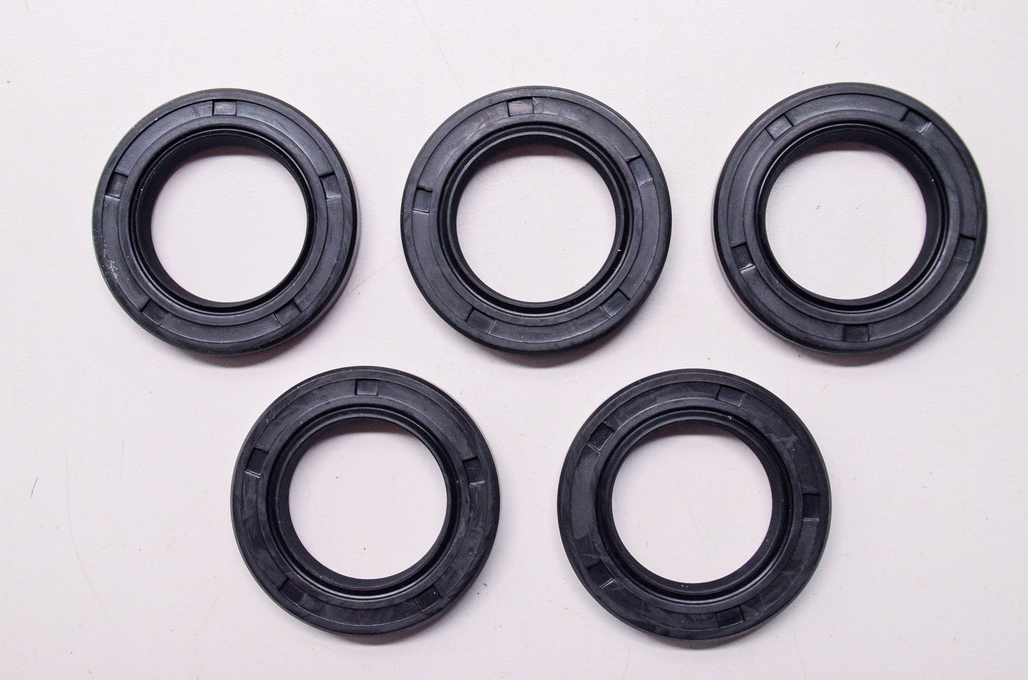 New James Gaskets Oil Seal Wheel Bearing Harley Davidson QTY 5 NOS