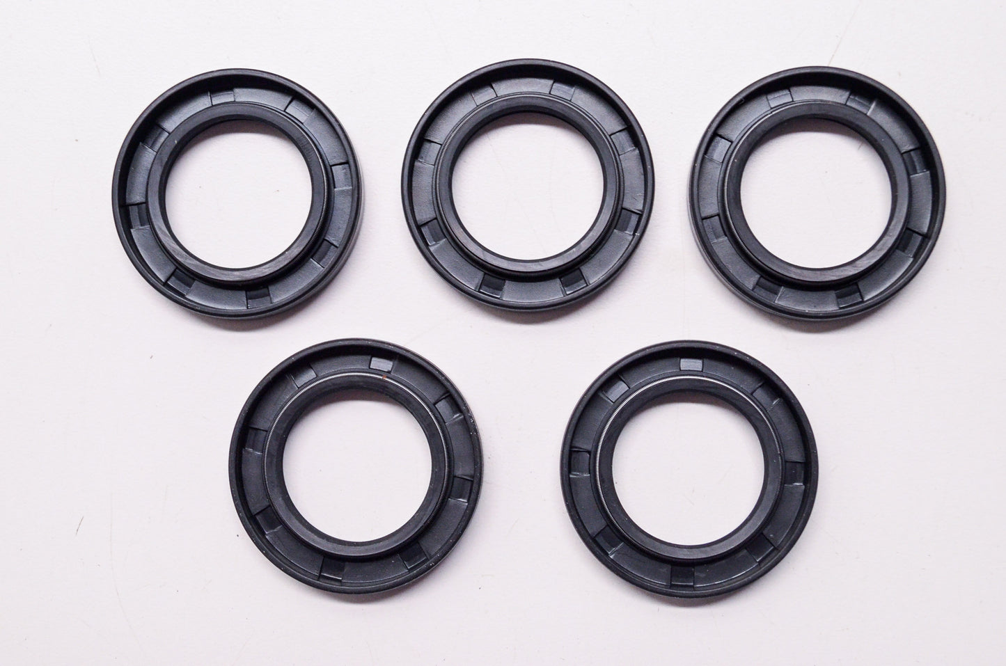 New James Gaskets Oil Seal Wheel Bearing Harley Davidson QTY 5 NOS