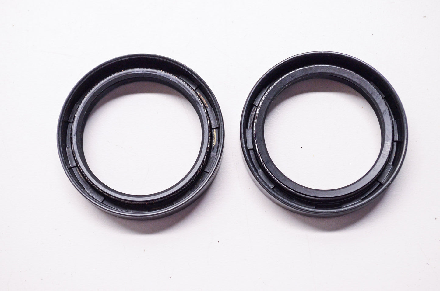 New Aftermarket Fork Leg Seal Harley Davidson Qty 2 NOS