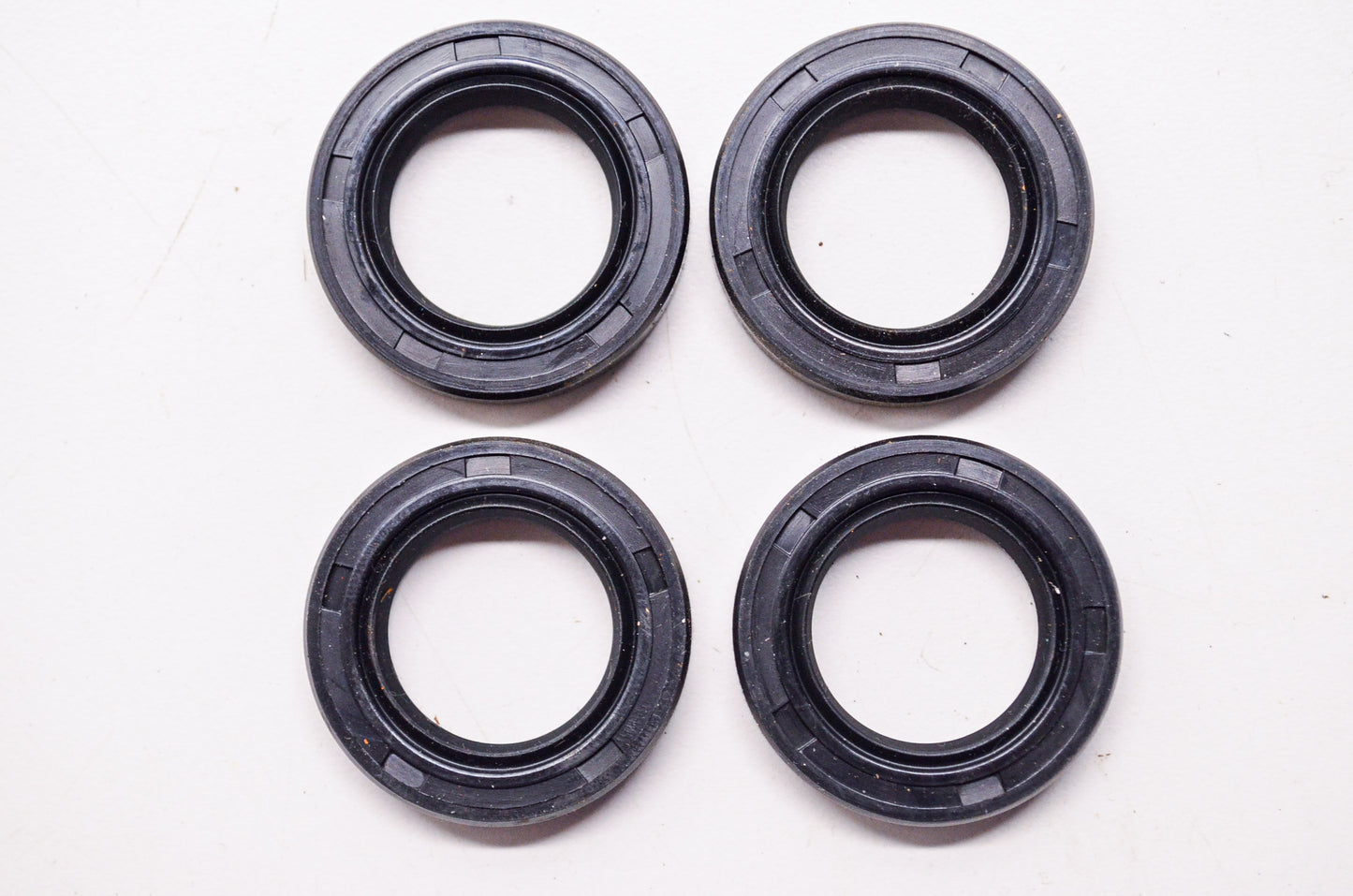 New James Gaskets Wheel Bearing Oil Seal 0.250' W Harley Davidson Qty 4 NOS