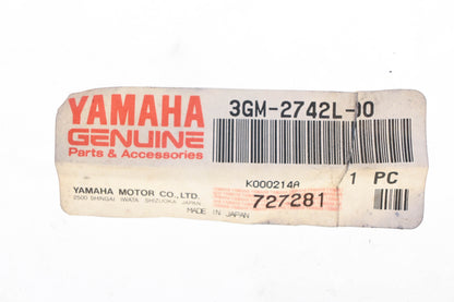New OEM Yamaha 3GM-2742L-00-00 Right Rear Footrest Bracket NOS