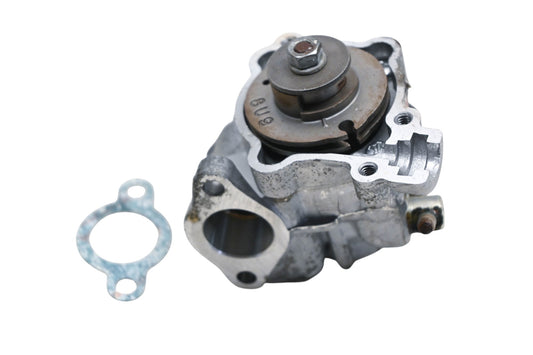 New OEM Yamaha 8X6-13100-00-00 Oil Pump & Gasket NOS