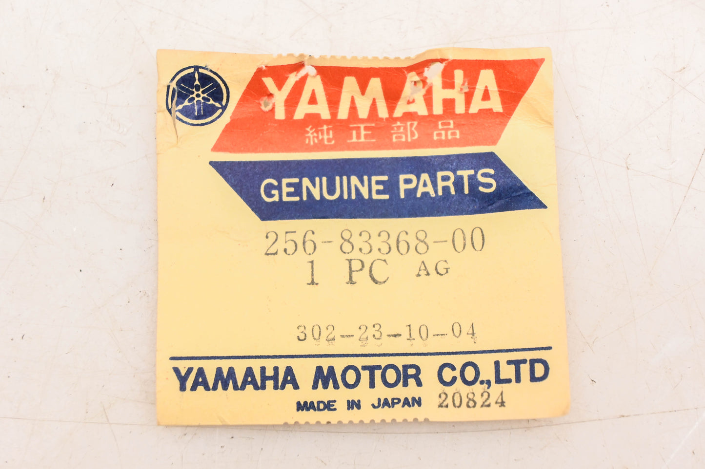 New OEM Yamaha 256-83368-00-00 Flasher Light Stay NOS
