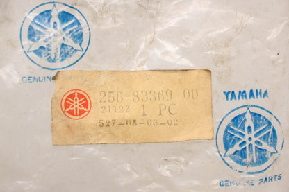 New OEM Yamaha 256-83369-00-00 Flasher Light Stay NOS