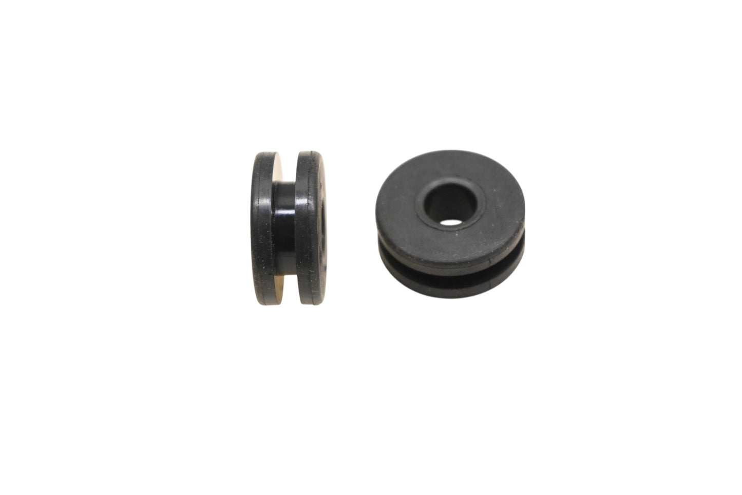 New OEM Yamaha 90480-13014-00 Grommets Qty 2 NOS