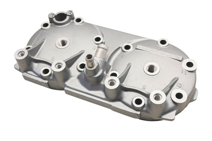 New OEM Yamaha 66E-11111-00-8S Cylinder Head Cover NOS