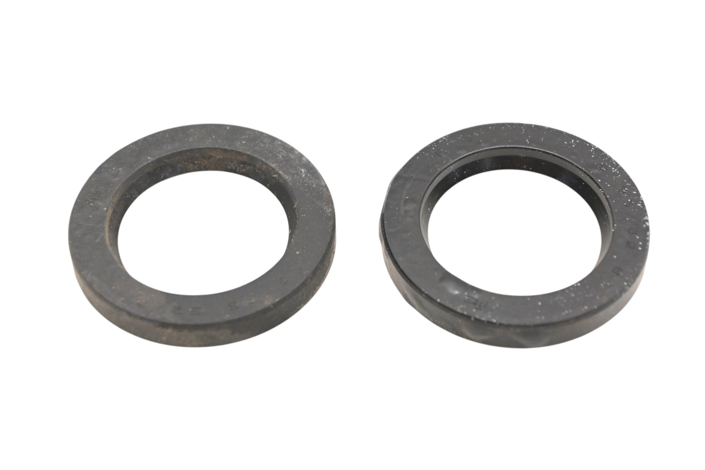 New OEM Yamaha 93101-35097-00 Oil Seals Qty 2 NOS
