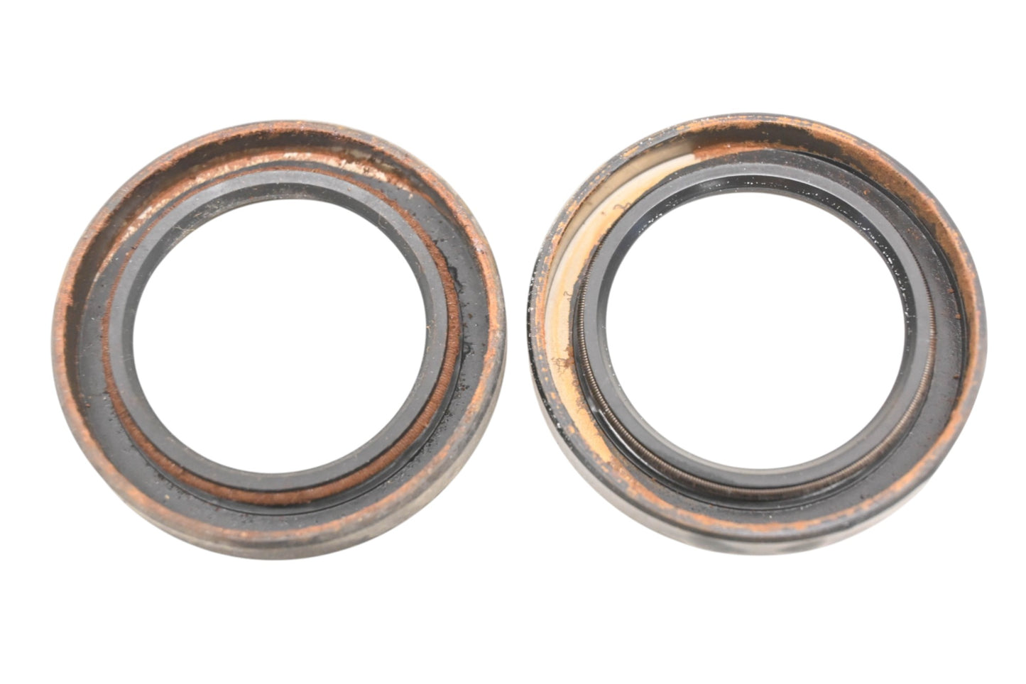 New OEM Yamaha 93101-35097-00 Oil Seals Qty 2 NOS