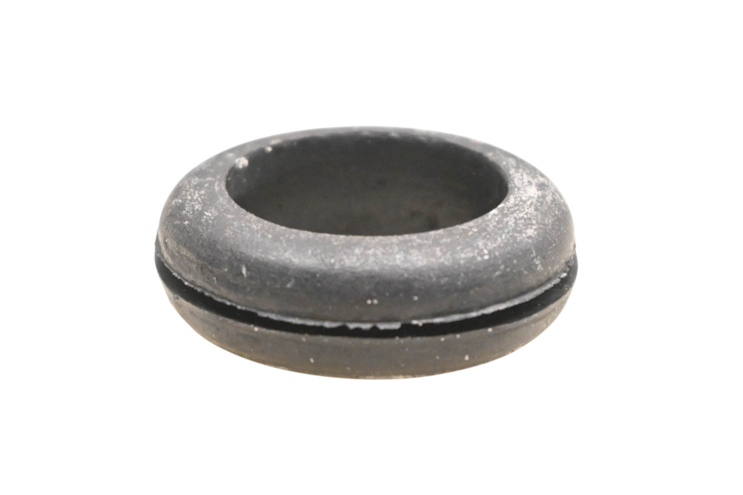 New OEM Yamaha 150-84153-00-00 Grommet NOS