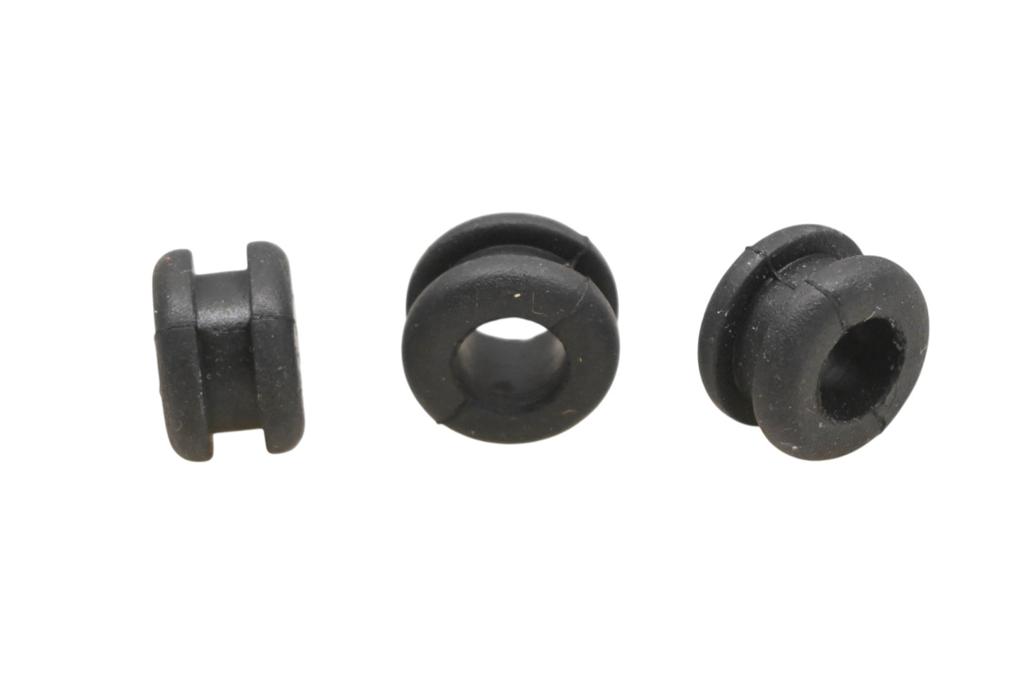New OEM Yamaha 90480-12497-00 Grommets Qty 3 NOS