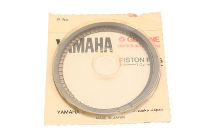 New OEM Yamaha 256-11610-00-00 Piston Ring STD Kit NOS
