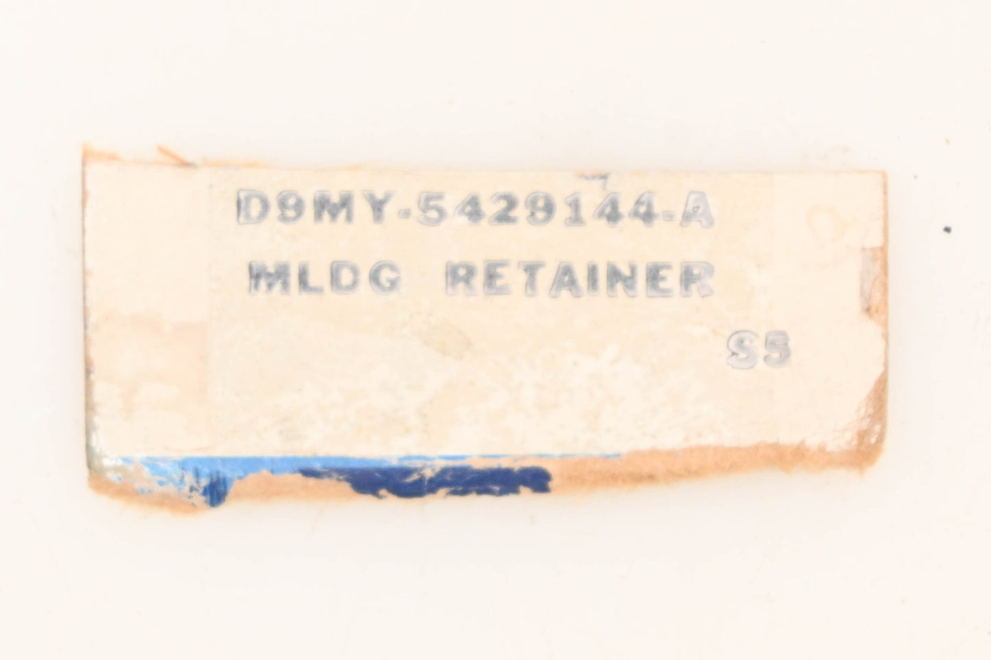 New OEM Ford D9MY-5429144-A Body Side Molding Retainer NOS