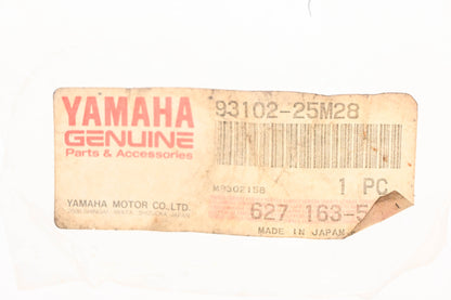 New OEM Yamaha 93101-25M28-00 Oil Seal NOS