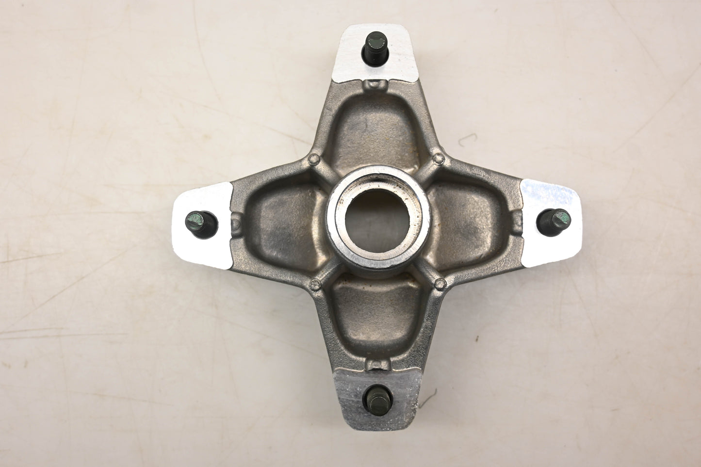 New OEM Yamaha 3GD-25111-01-00 Front Wheel Hub NOS