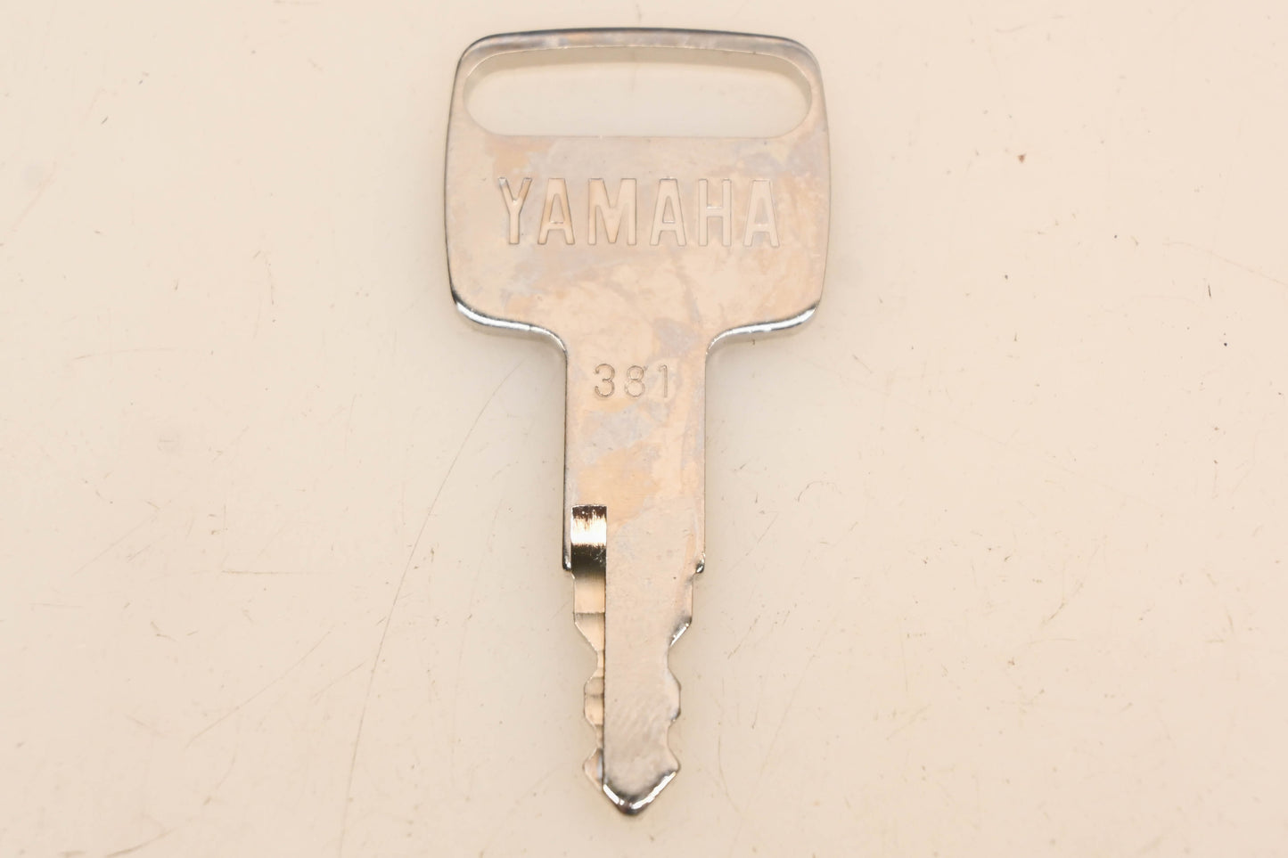 New OEM Yamaha 90890-55878-00 Replacement Key #381 NOS