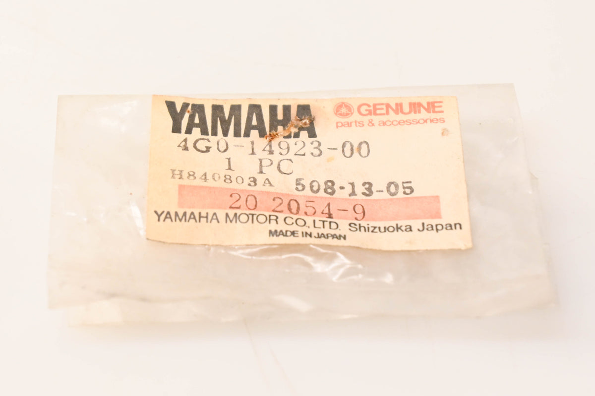 New OEM Yamaha 4G0-14923-00-00 Pilot Screw NOS