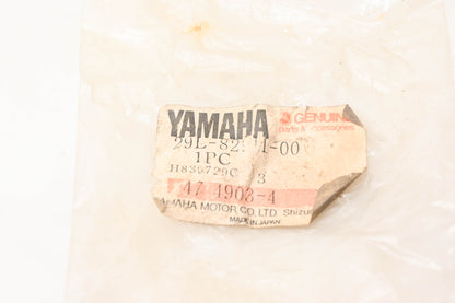 New OEM Yamaha 29L-82911-00-00, 29L-82911-01-00 Lever Holder NOS