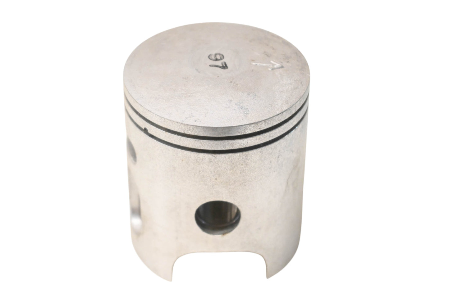 New OEM Yamaha 1T0-11631-00-97 Piston NOS