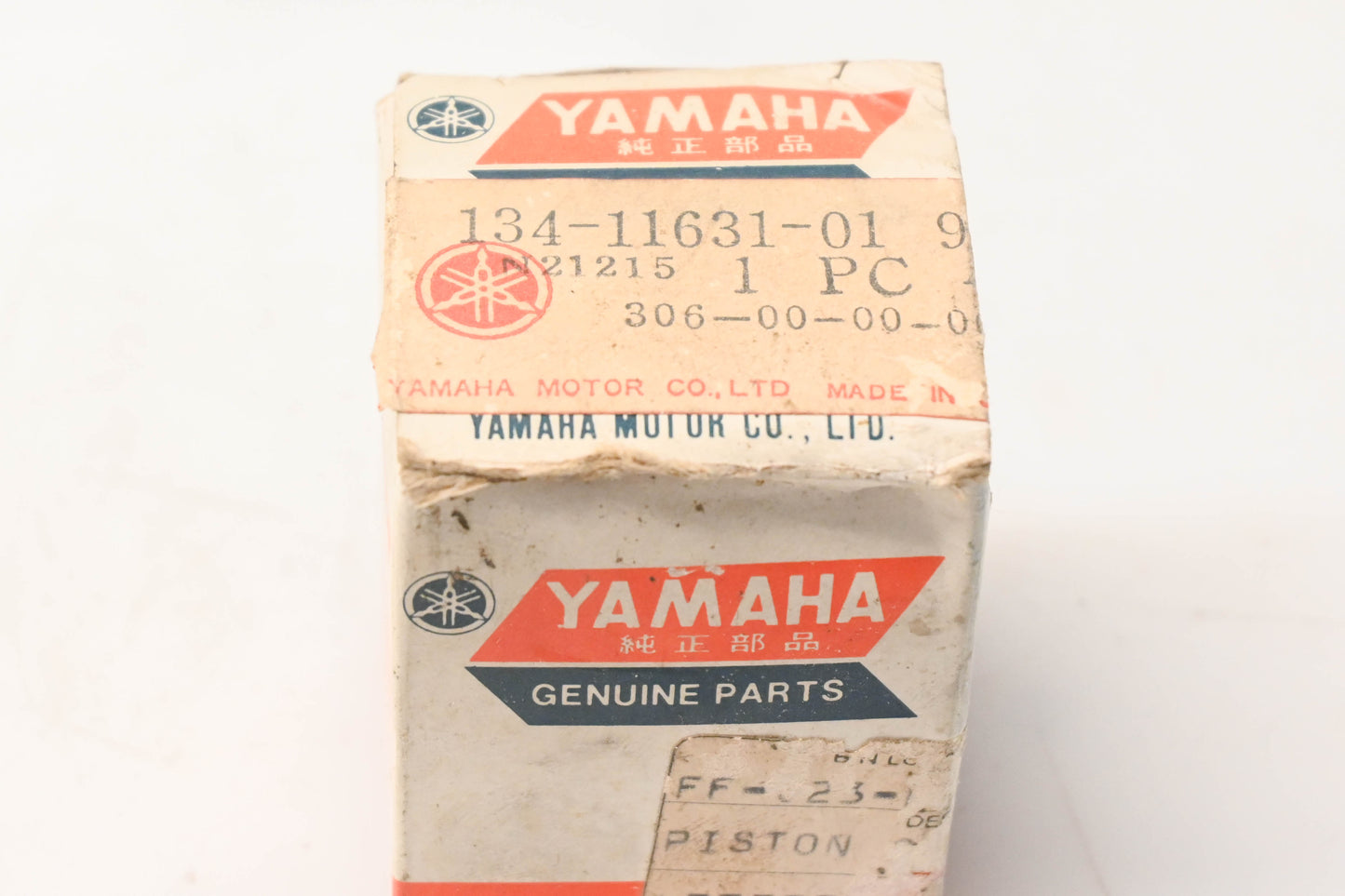 New OEM Yamaha 134-11631-01-96 Piston NOS