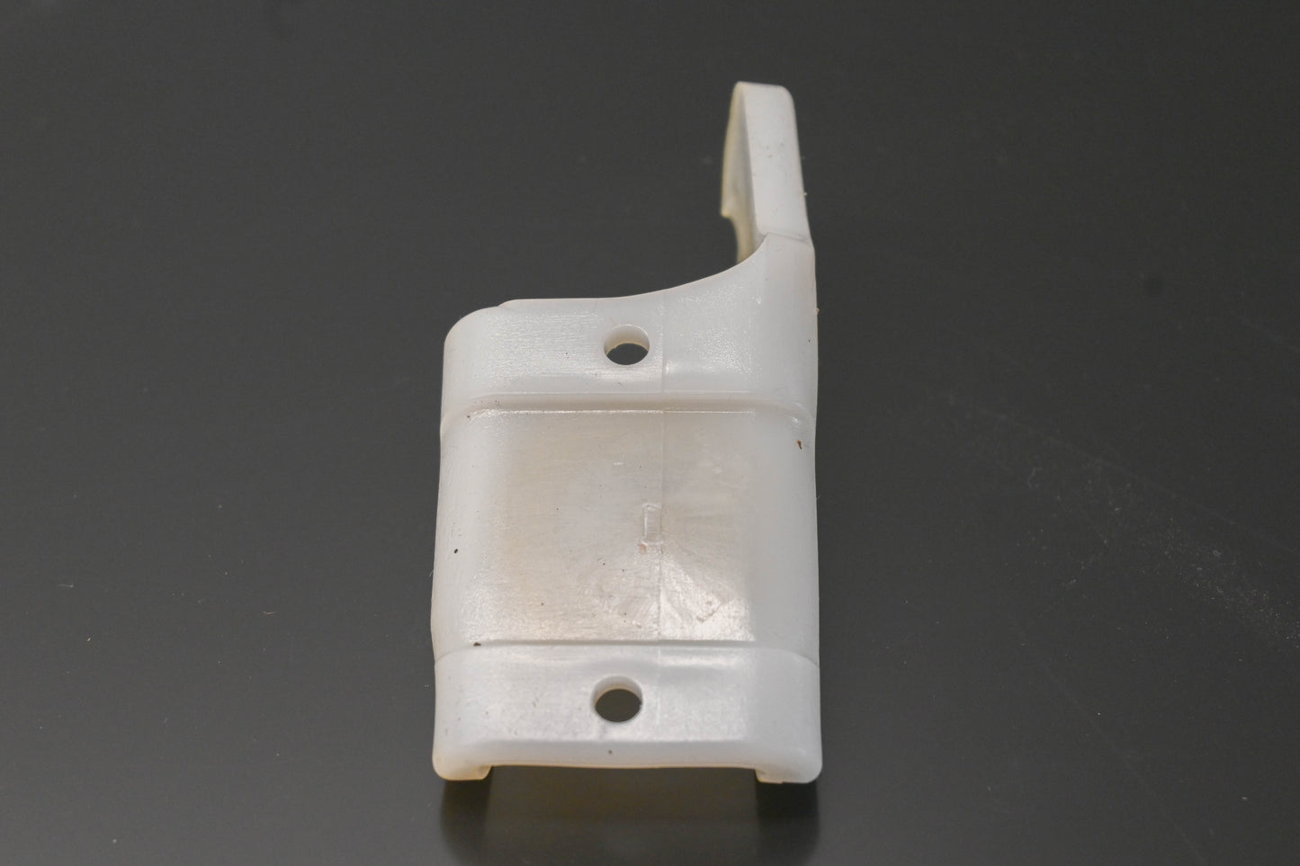 New OEM Yamaha 3R3-22147-00-00 Chain Protector NOS